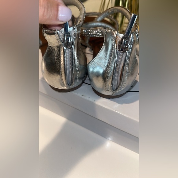 Steve Madden Silver Strappy Sandals size 9.5 - Picture 3 of 5